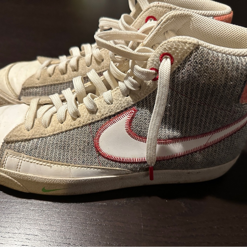 Nike White Mesh Fabric Detail